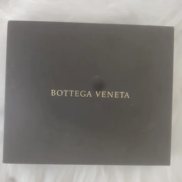 AUTHENTIC NWOT BOTTEGA VENETA ID CARD HOLDER unisex - Picture 4 of 4